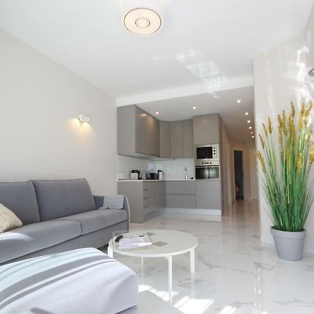Luxury Apartments In First Beach Line With Pool Адехе Экстерьер фото